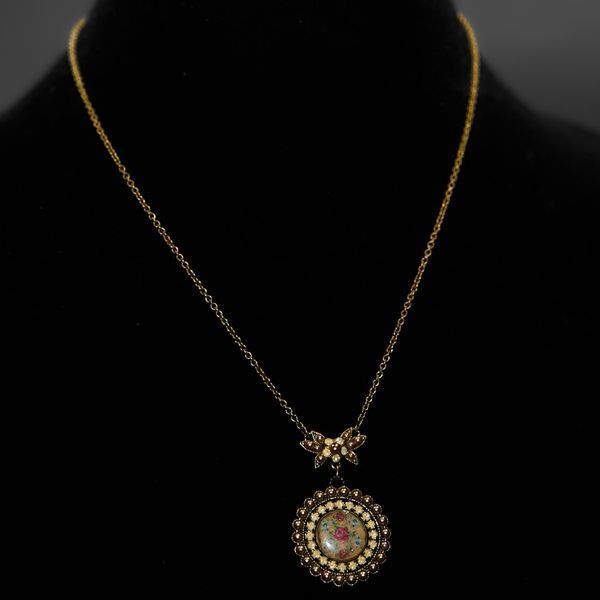 Колье Michal Negrin "Ретро Медальон: Импрессия" с кристаллами и жемчужинами Swarovski 57380 фото