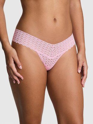 Трусики-стрінги жіночі Victoria's Secret PINK Wink Heart Lace Thong, мереживні, колір Petal Pink, розмір L 115708297 фото