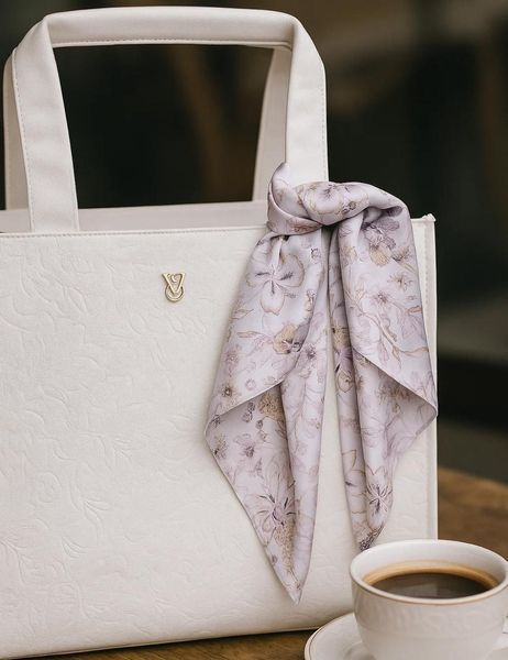 Сумка Victoria&rsquo;s Secret Floral-Embossed Tote Bag 25454 фото